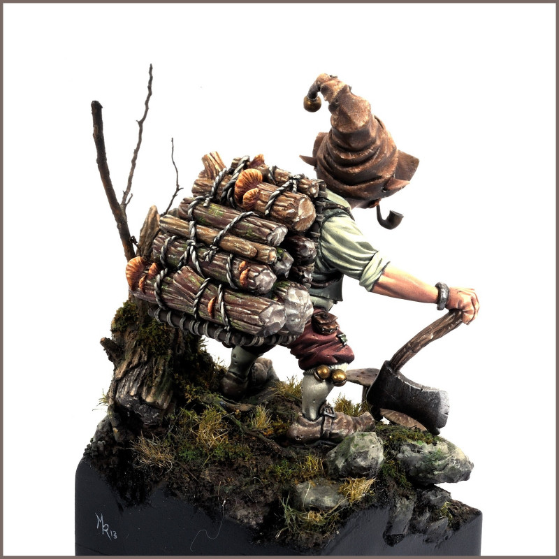 ULF est une figurine de lutin bûcheron sculptée et peinte par Valentin ZAK