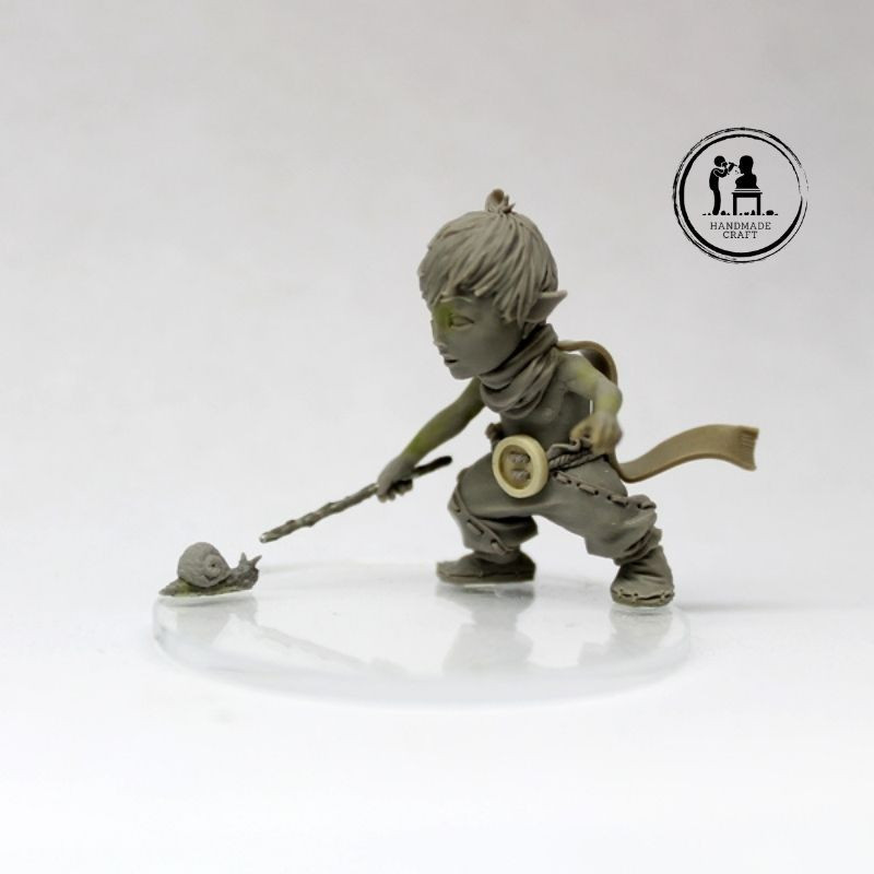 EOL l'enfant lutin est une figurine  résine sculptée par Valentin ZAK