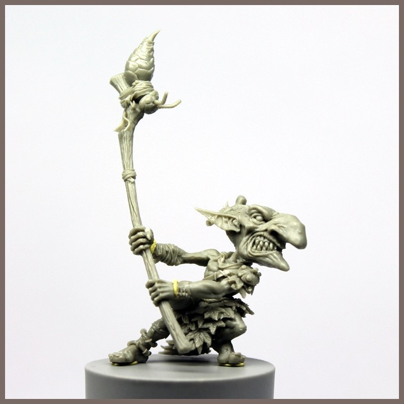 MORBAG est une figurine à l'échelle 54 mm  de guerrier des forêts gobelin sculptée  par Valentin ZAK